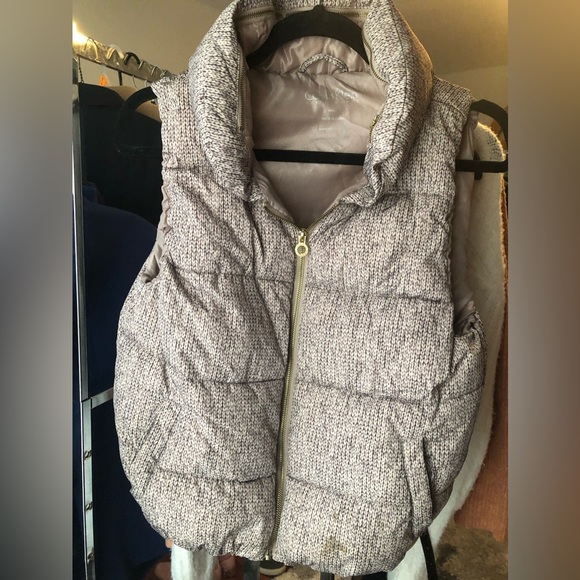Calvin Klein size Small puffer vest - Picture 3 of 3